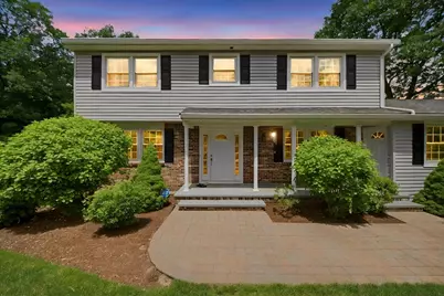 9 Sparhawk Dr, Burlington, MA 01803 - Photo 2