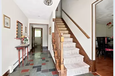 9 Sparhawk Dr, Burlington, MA 01803 - Photo 12