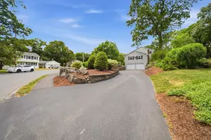 9 Sparhawk Dr, Burlington, MA 01803 - Photo 8