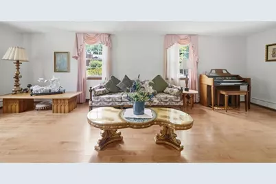 9 Sparhawk Dr, Burlington, MA 01803 - Photo 14