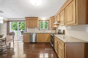 9 Sparhawk Dr, Burlington, MA 01803 - Photo 20