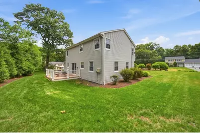 9 Sparhawk Dr, Burlington, MA 01803 - Photo 6