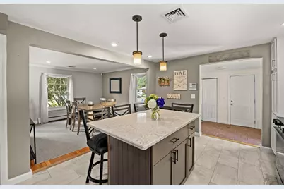 8 Robinwood Dr, Canton, MA 02021 - Photo 4