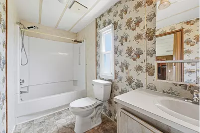 21 Fourth Ave, Westfield, MA 01085 - Photo 26