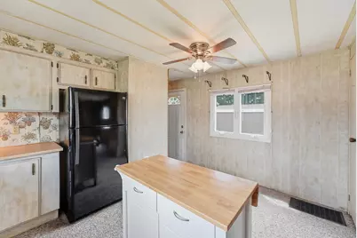 21 Fourth Ave, Westfield, MA 01085 - Photo 12