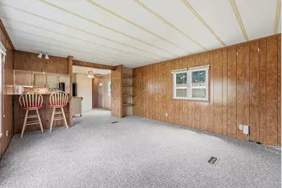 21 Fourth Ave, Westfield, MA 01085 - Photo 6