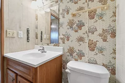 21 Fourth Ave, Westfield, MA 01085 - Photo 18