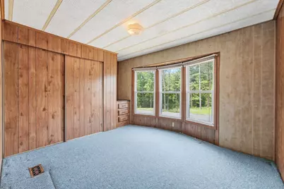 21 Fourth Ave, Westfield, MA 01085 - Photo 14