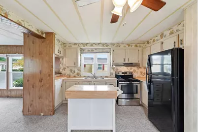 21 Fourth Ave, Westfield, MA 01085 - Photo 10