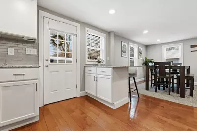 169 Grove St, Melrose, MA 02176 - Photo 4
