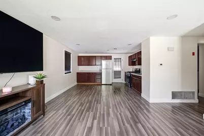 9 Woodcliff St, Springfield, MA 01109 - Photo 4