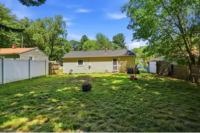 9 Woodcliff St, Springfield, MA 01109 - Photo 18