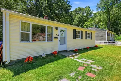 9 Woodcliff St, Springfield, MA 01109 - Photo 2