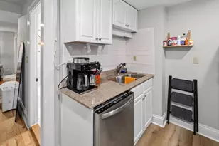 239 Commonwealth Ave, Boston, MA 02116 - Photo 14