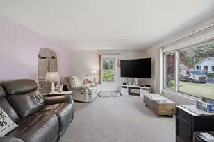 17 Buttonwood Pl, Lunenburg, MA 01462 - Photo 4