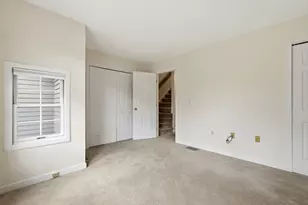 70 Amity Pl, Amherst, MA 01002 - Photo 26