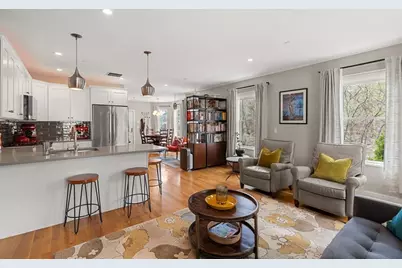 178 Thornton St #1, Boston, MA 02119 - Photo 6