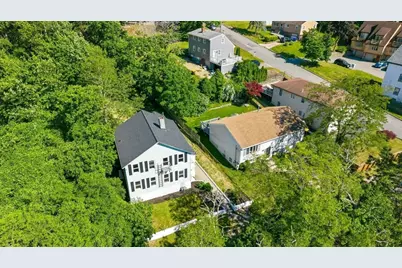 409 Crescent St, Fall River, MA 02720 - Photo 4