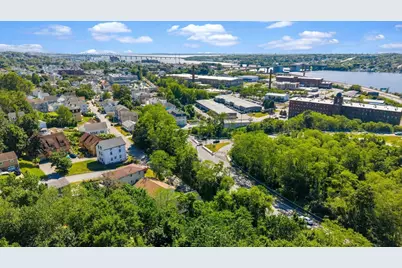 409 Crescent St, Fall River, MA 02720 - Photo 8