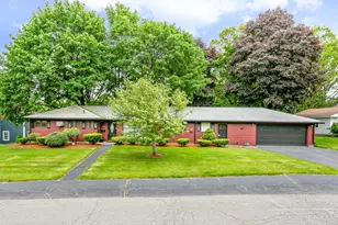 23 Russell Cir, Natick, MA 01760 - Photo 1