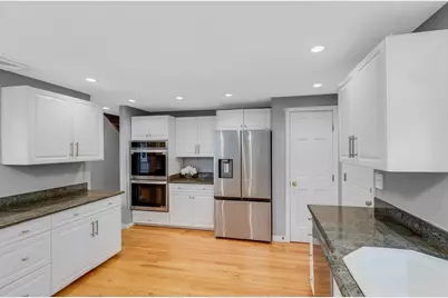 8 Middlebury Ln, Beverly, MA 01915 - Photo 12