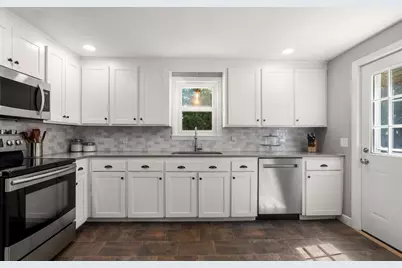 257 Elmwood St, North Attleboro, MA 02760 - Photo 4