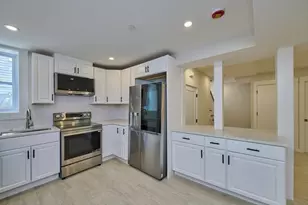 17 Macarthur St, Somerville, MA 02143 - Photo 8