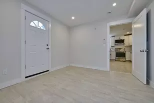 17 Macarthur St, Somerville, MA 02143 - Photo 12