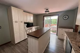10 Garrison Heights Dr, Oxford, MA 01540 - Photo 10