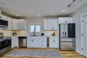 17 Macarthur St, Somerville, MA 02143 - Photo 6