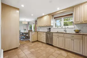 13 Louis Rd, Framingham, MA 01702 - Photo 6