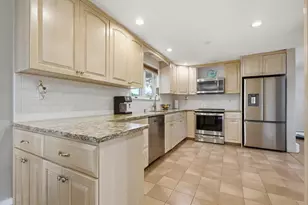 13 Louis Rd, Framingham, MA 01702 - Photo 8