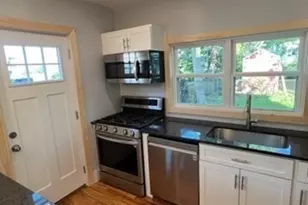 9-1/2 E Collins St, Salem, MA 01970 - Photo 4