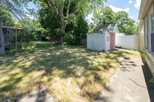 12 Melrose Ave, Dartmouth, MA 02747 - Photo 28