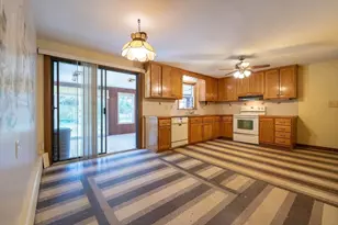 12 Melrose Ave, Dartmouth, MA 02747 - Photo 4