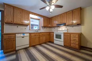 12 Melrose Ave, Dartmouth, MA 02747 - Photo 8