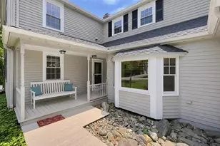 13 Fairway Ln, Medway, MA 02053 - Photo 2