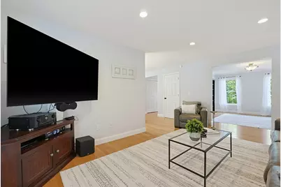7 Stanley Cir, Mansfield, MA 02048 - Photo 10