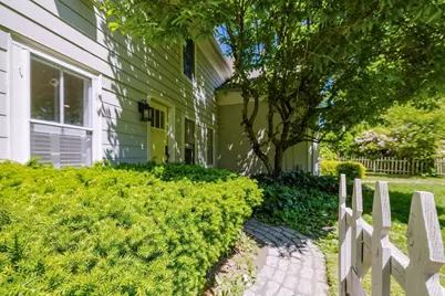 423 South St, Holliston, MA 01746 - Photo 4