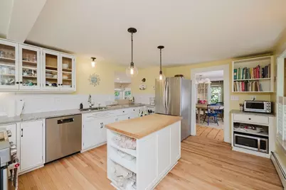 423 South St, Holliston, MA 01746 - Photo 8