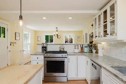 423 South St, Holliston, MA 01746 - Photo 6