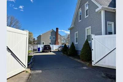 408 W Britannia St, Taunton, MA 02780 - Photo 8