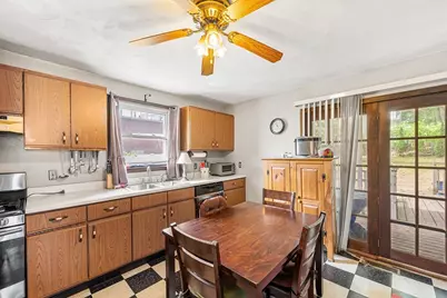 8 Myrtle St, Lynn, MA 01905 - Photo 2