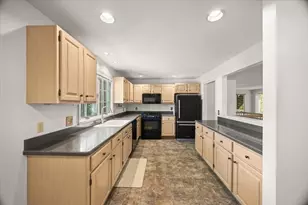 701 Winthrop St, Taunton, MA 02780 - Photo 20