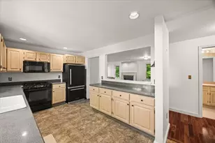701 Winthrop St, Taunton, MA 02780 - Photo 18