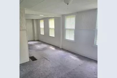 3 Prentice St, Grafton, MA 01536 - Photo 8