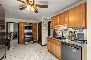 21 Fells Ave, Medford, MA 02155 - Photo 10