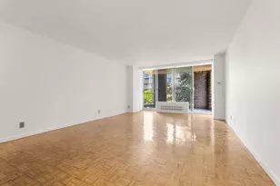 33 Pond Ave, Brookline, MA 02445 - Photo 8