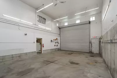 330 Montgomery St, Chicopee, MA 01020 - Photo 10