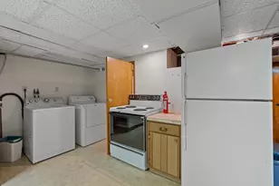 43 Rowena St, Worcester, MA 01606 - Photo 32